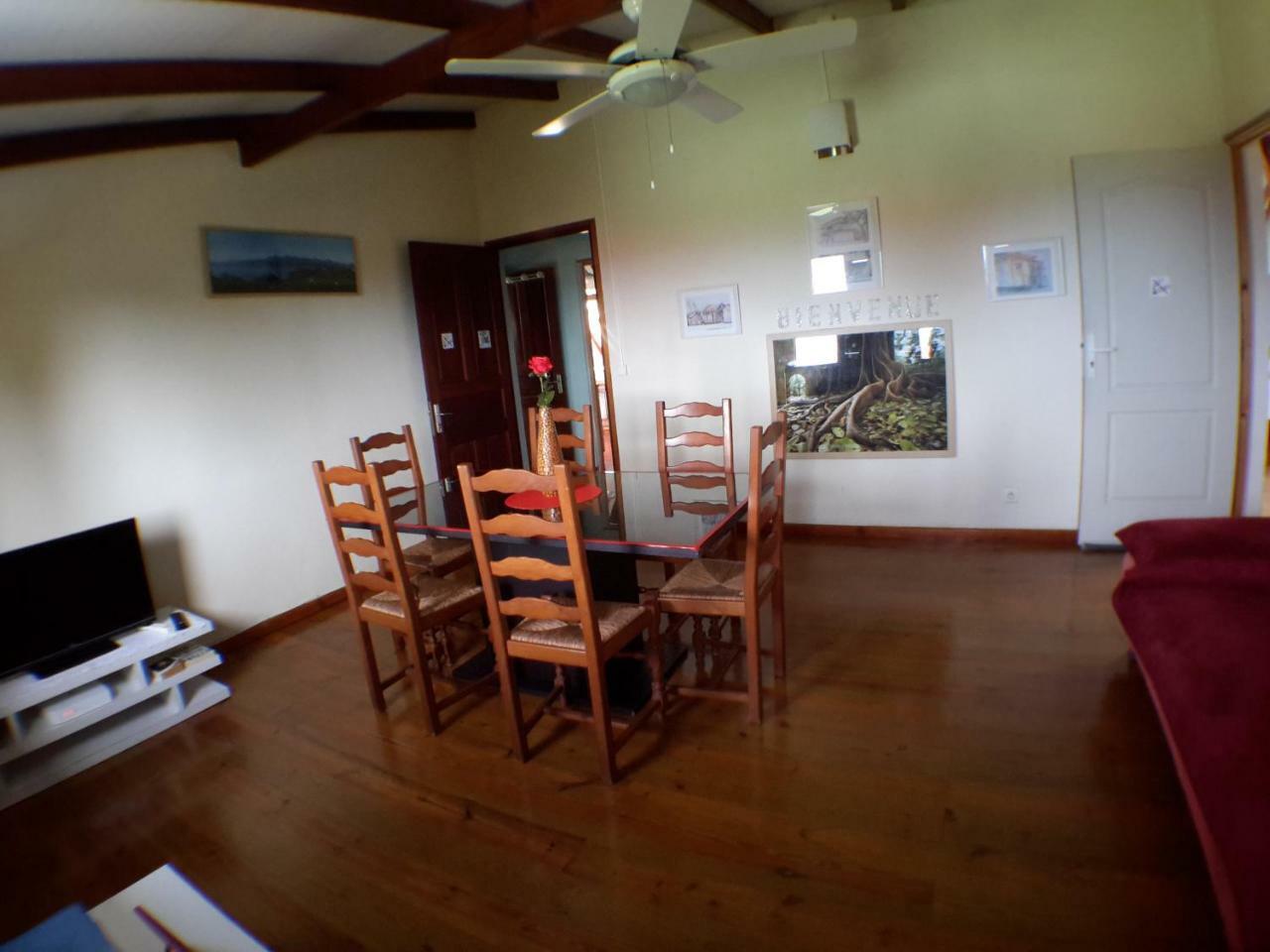 Appartement Les Bougainvilliers Vue Mer سانت-كلود المظهر الخارجي الصورة